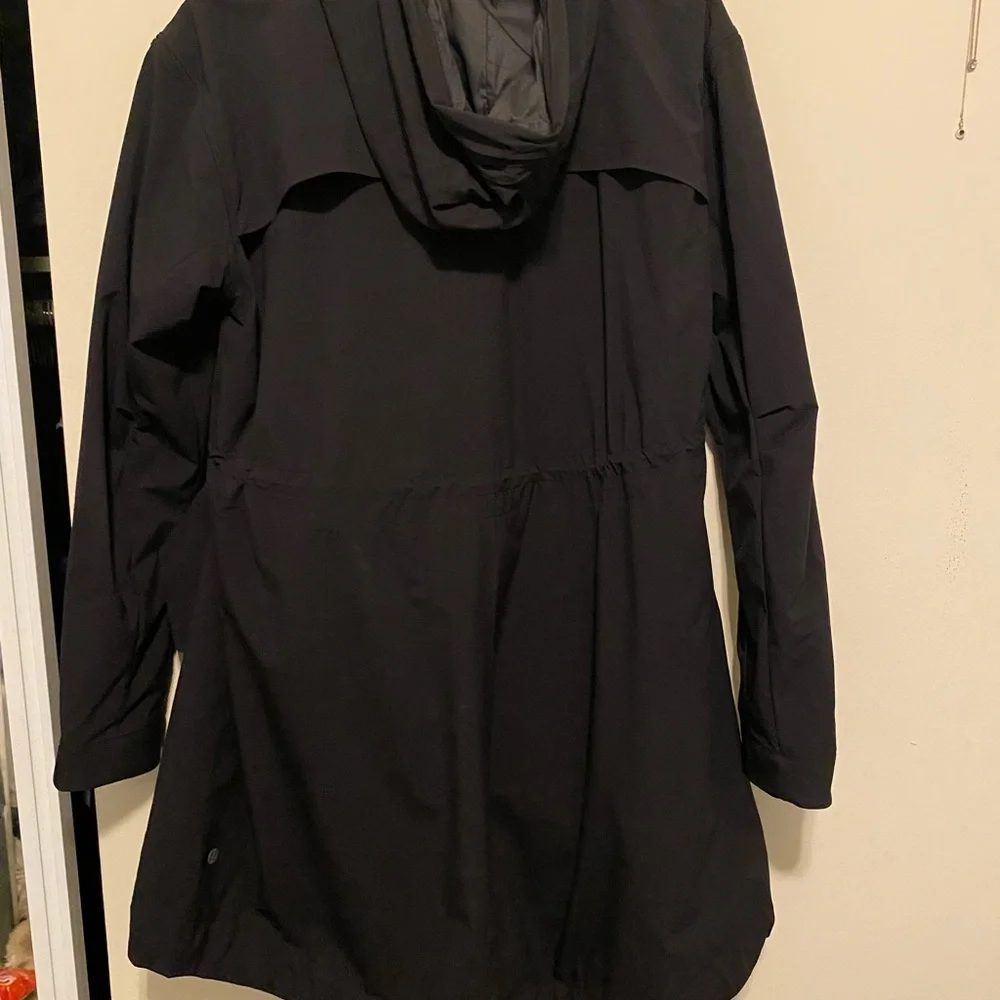 Lululemon Jacket - Picture 3 of 4